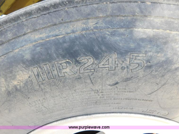 image for item AW9329 1996 Peterbilt 379 glider kit semi truck