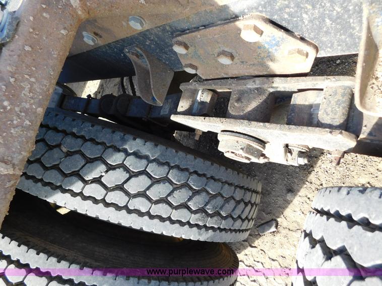 image for item AW9329 1996 Peterbilt 379 glider kit semi truck