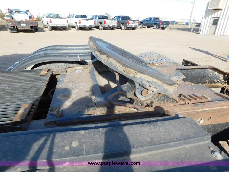 image for item AW9329 1996 Peterbilt 379 glider kit semi truck