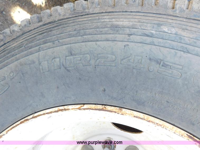 image for item AW9329 1996 Peterbilt 379 glider kit semi truck