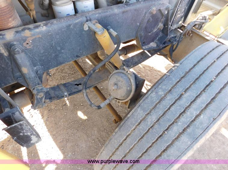 image for item AW9329 1996 Peterbilt 379 glider kit semi truck