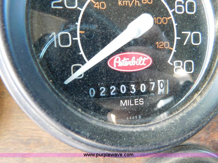 image for item AW9329 1996 Peterbilt 379 glider kit semi truck