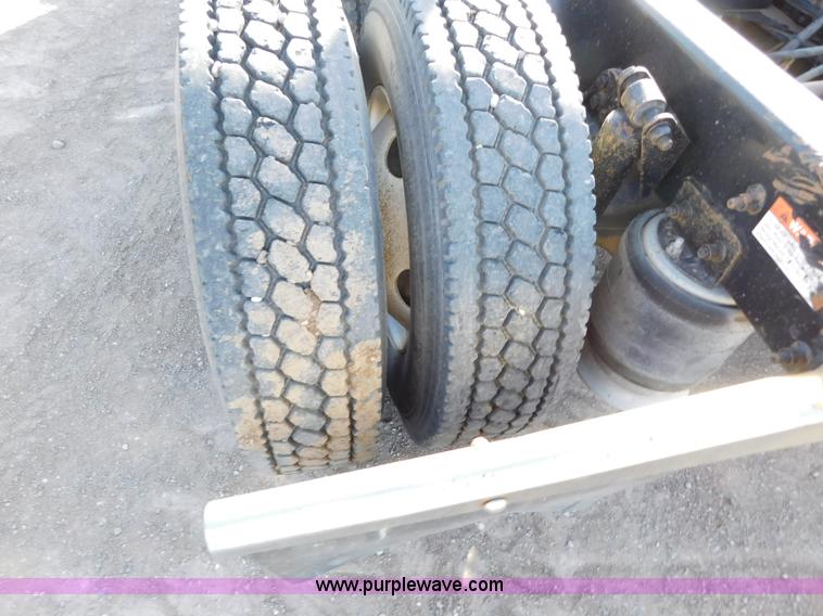 image for item AW9330 2000 Freightliner FLD120 semi truck