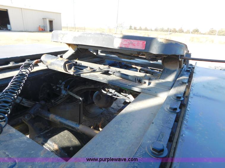 image for item AW9330 2000 Freightliner FLD120 semi truck