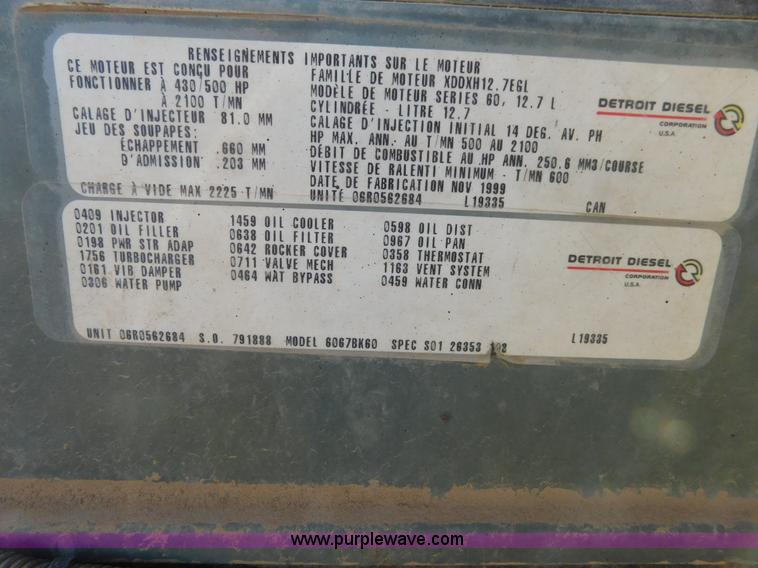 image for item AW9330 2000 Freightliner FLD120 semi truck