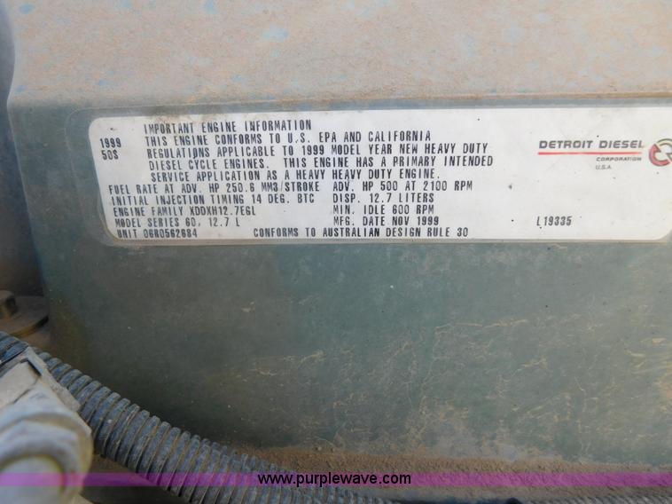 image for item AW9330 2000 Freightliner FLD120 semi truck