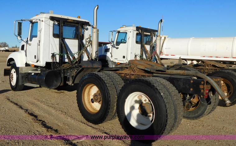 image for item AW9370 2005 Mack CV713 semi truck