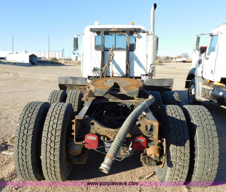 image for item AW9370 2005 Mack CV713 semi truck