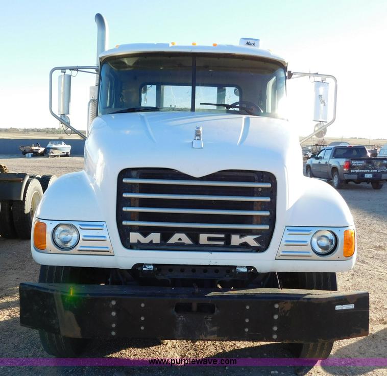 image for item AW9370 2005 Mack CV713 semi truck