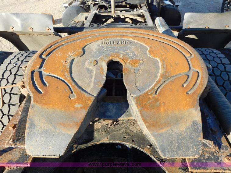 image for item AW9370 2005 Mack CV713 semi truck