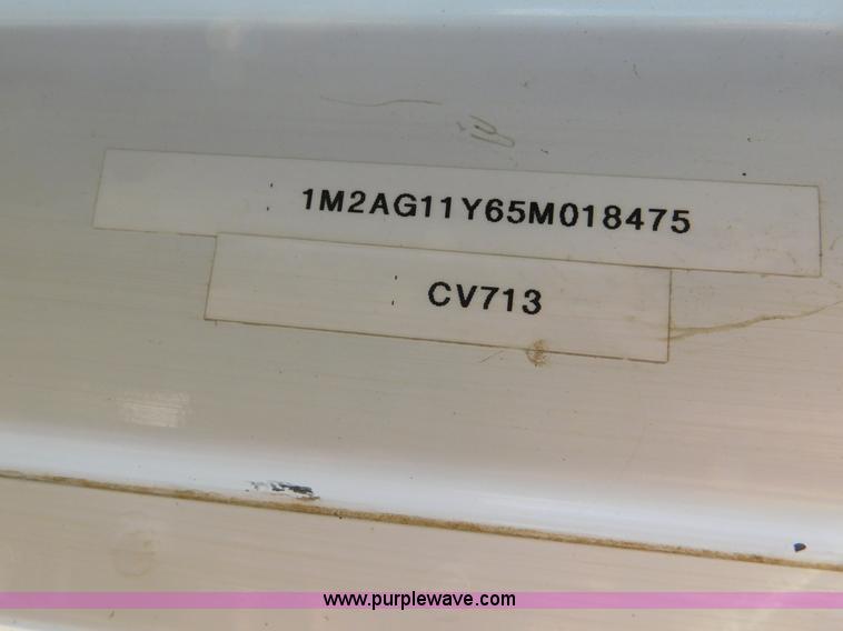 image for item AW9370 2005 Mack CV713 semi truck