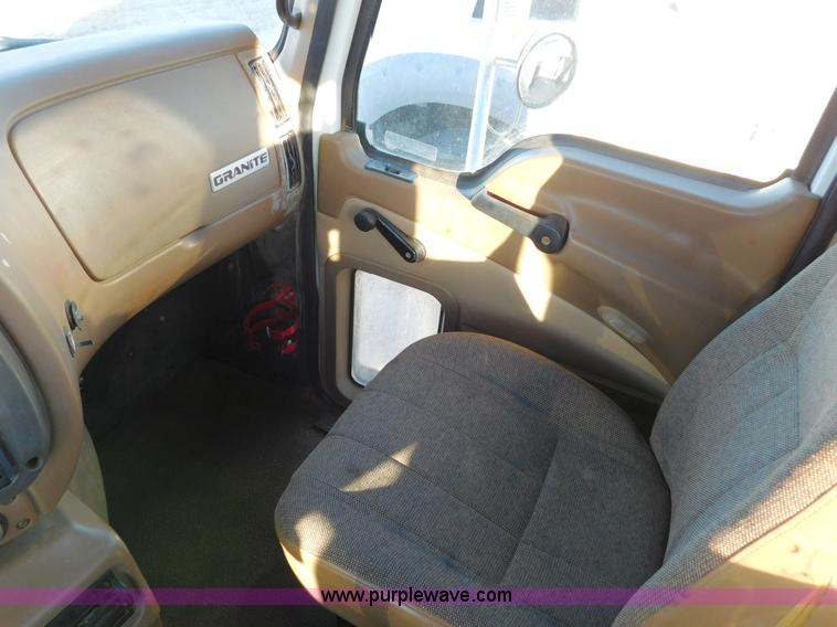 image for item AW9370 2005 Mack CV713 semi truck