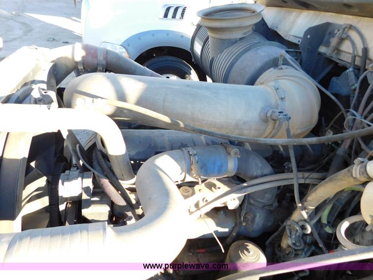 image for item AW9370 2005 Mack CV713 semi truck