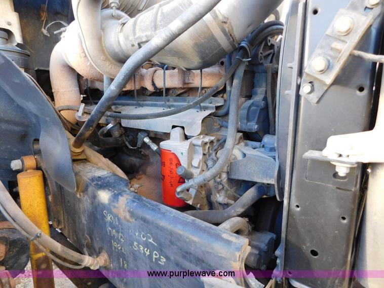 image for item AW9370 2005 Mack CV713 semi truck