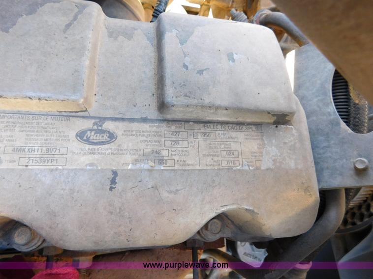 image for item AW9370 2005 Mack CV713 semi truck