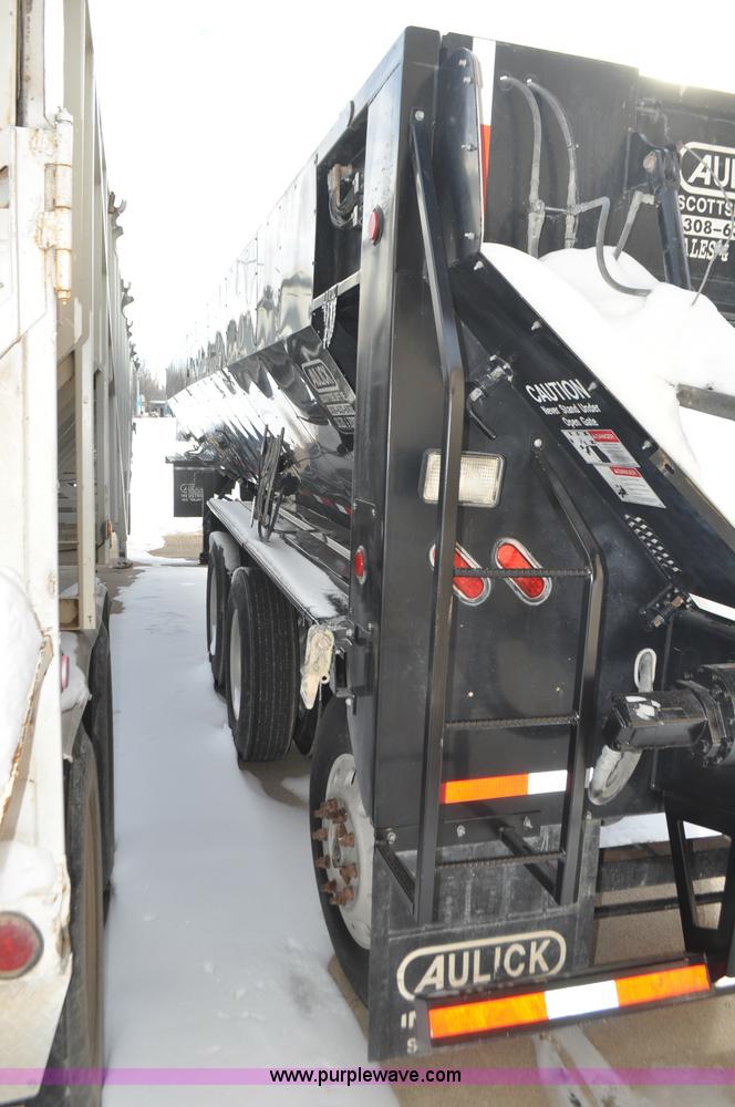 image for item G7092 2010 Aulick Aultimate 4652303 live bottom trailer