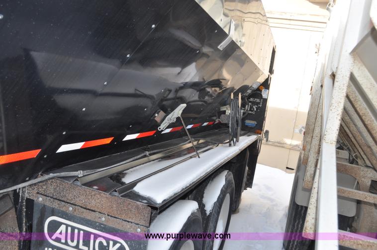 image for item G7092 2010 Aulick Aultimate 4652303 live bottom trailer