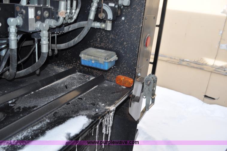 image for item G7092 2010 Aulick Aultimate 4652303 live bottom trailer