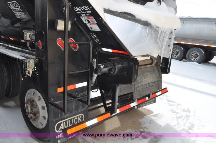 image for item G7092 2010 Aulick Aultimate 4652303 live bottom trailer