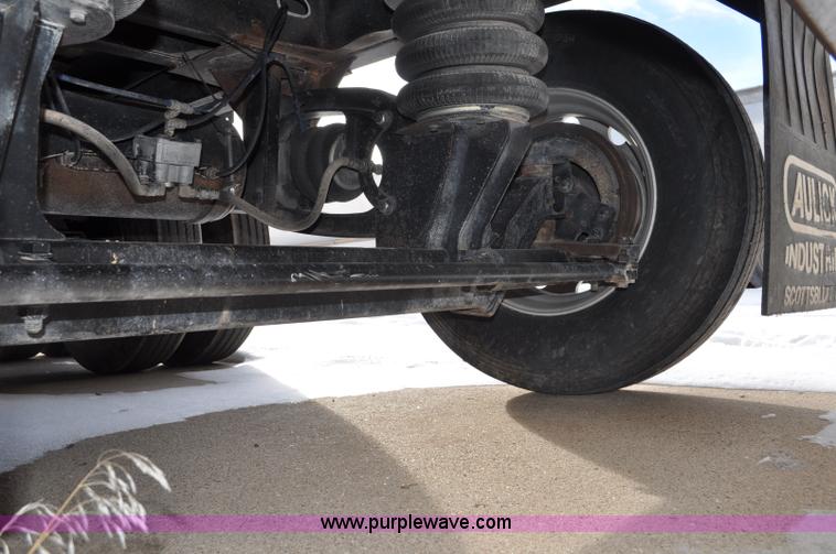 image for item G7092 2010 Aulick Aultimate 4652303 live bottom trailer