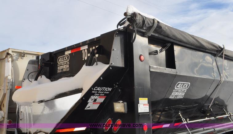 image for item G7092 2010 Aulick Aultimate 4652303 live bottom trailer