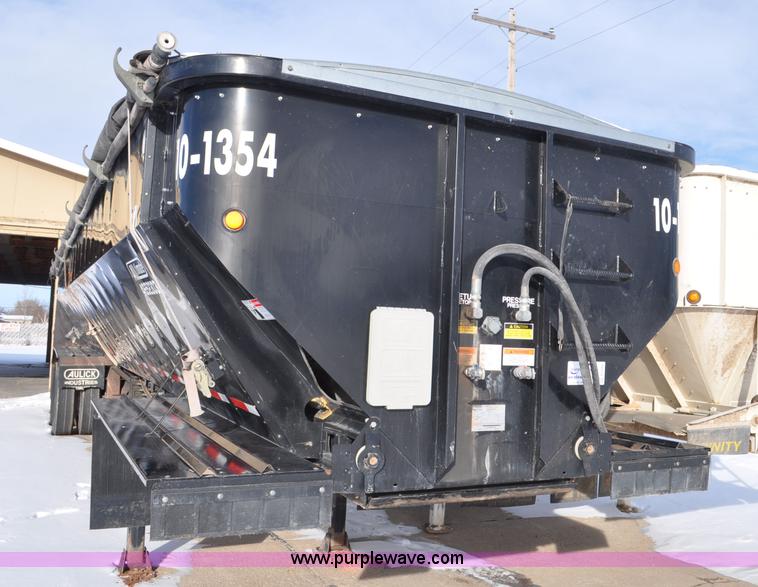 image for item G7092 2010 Aulick Aultimate 4652303 live bottom trailer