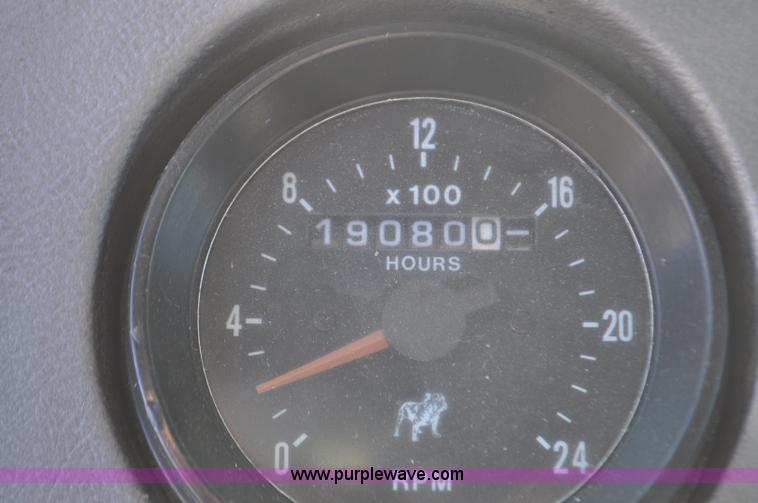 image for item G7093 2001 Mack RD688S semi truck