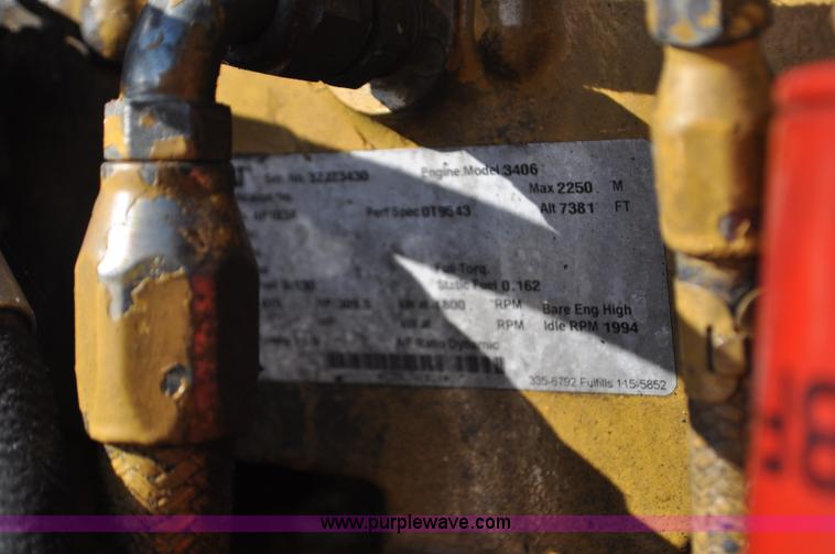 image for item G7094 1992 Peterbilt 377 truck cab and chassis