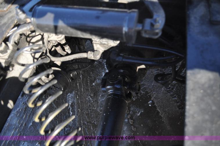 image for item G7094 1992 Peterbilt 377 truck cab and chassis