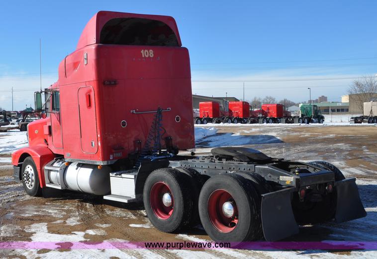 image for item G7095 1995 Peterbilt 377 semi truck