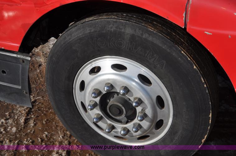 image for item G7095 1995 Peterbilt 377 semi truck