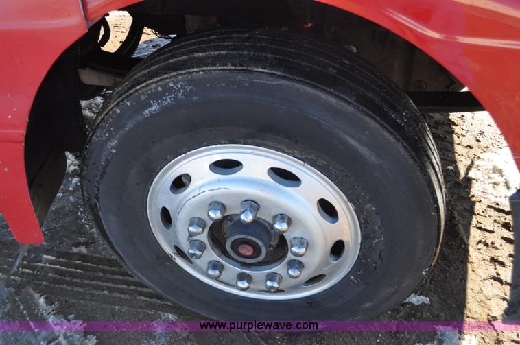 image for item G7095 1995 Peterbilt 377 semi truck