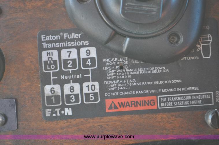 image for item G7095 1995 Peterbilt 377 semi truck