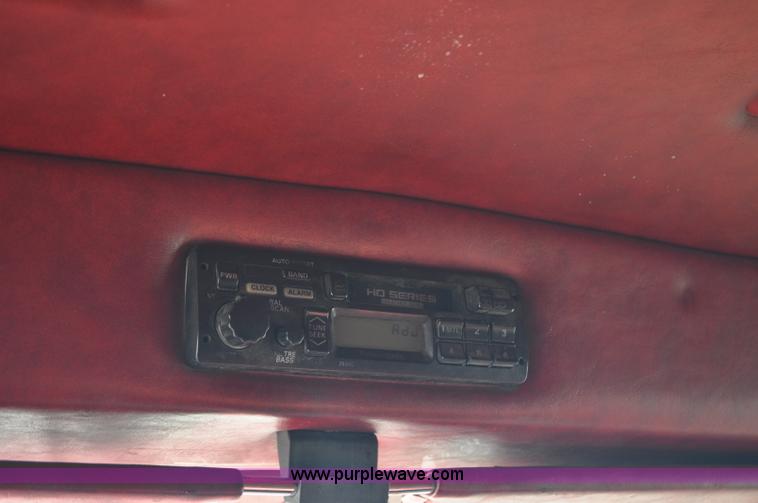 image for item G7095 1995 Peterbilt 377 semi truck