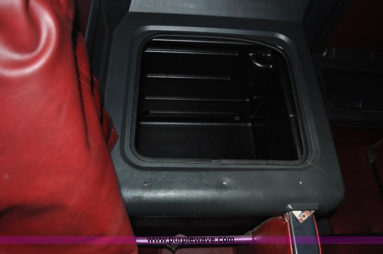 image for item G7095 1995 Peterbilt 377 semi truck