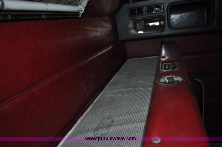 image for item G7095 1995 Peterbilt 377 semi truck