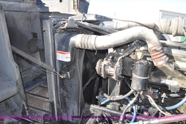 image for item G7095 1995 Peterbilt 377 semi truck