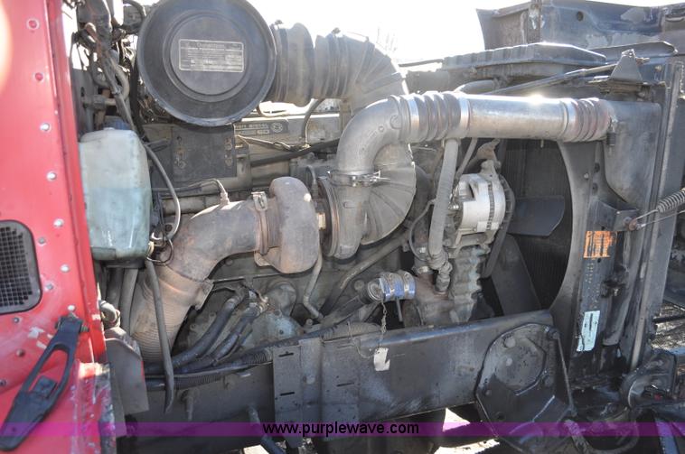 image for item G7095 1995 Peterbilt 377 semi truck