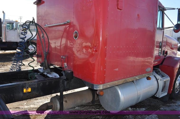 image for item G7095 1995 Peterbilt 377 semi truck