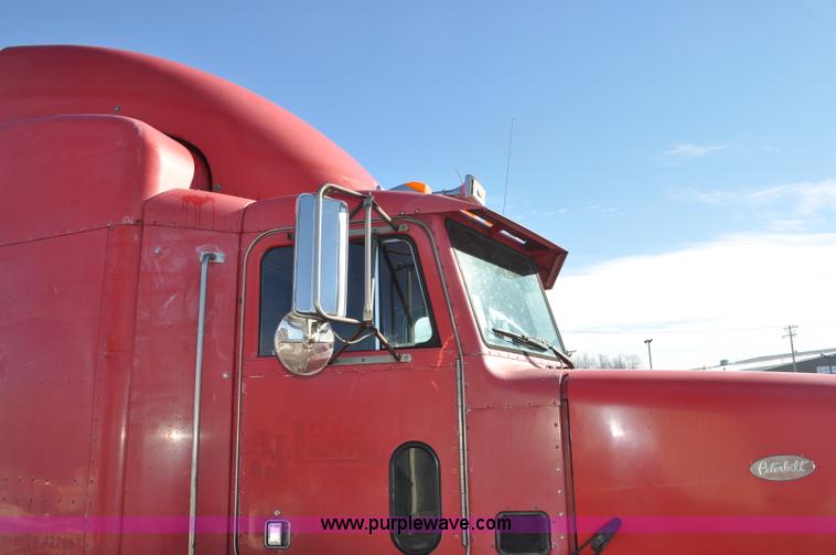 image for item G7095 1995 Peterbilt 377 semi truck