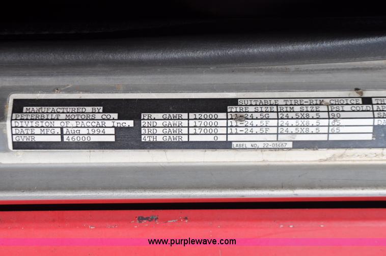 image for item G7095 1995 Peterbilt 377 semi truck