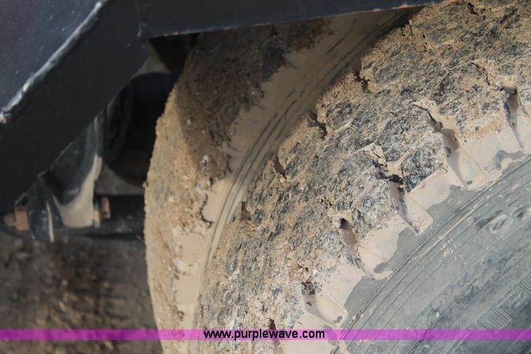 image for item J1343 1999 Freightliner FLD semi truck