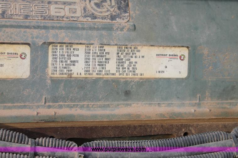 image for item J1343 1999 Freightliner FLD semi truck