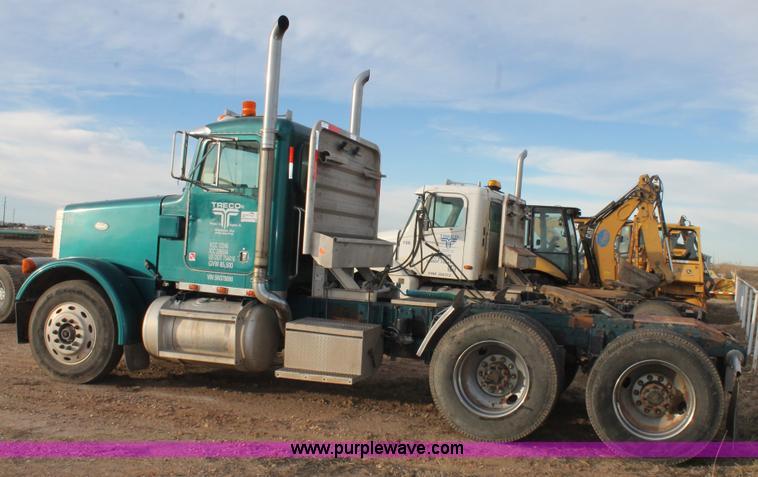 image for item J1344 1995 Peterbilt 378 semi truck