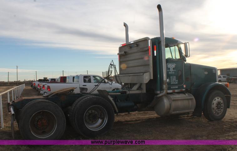 image for item J1344 1995 Peterbilt 378 semi truck