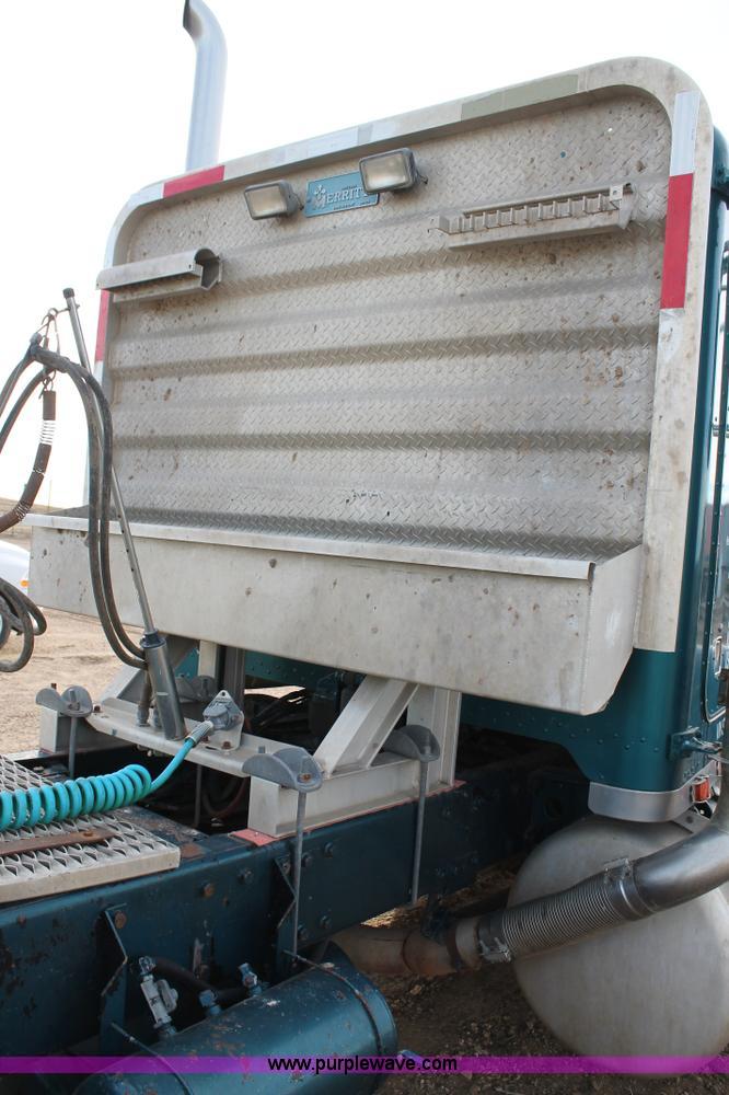 image for item J1344 1995 Peterbilt 378 semi truck