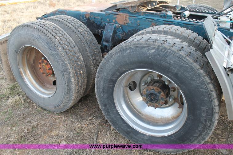 image for item J1344 1995 Peterbilt 378 semi truck