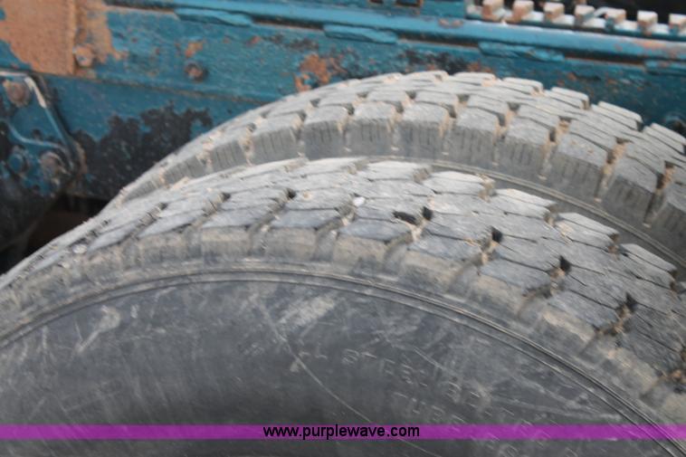 image for item J1344 1995 Peterbilt 378 semi truck