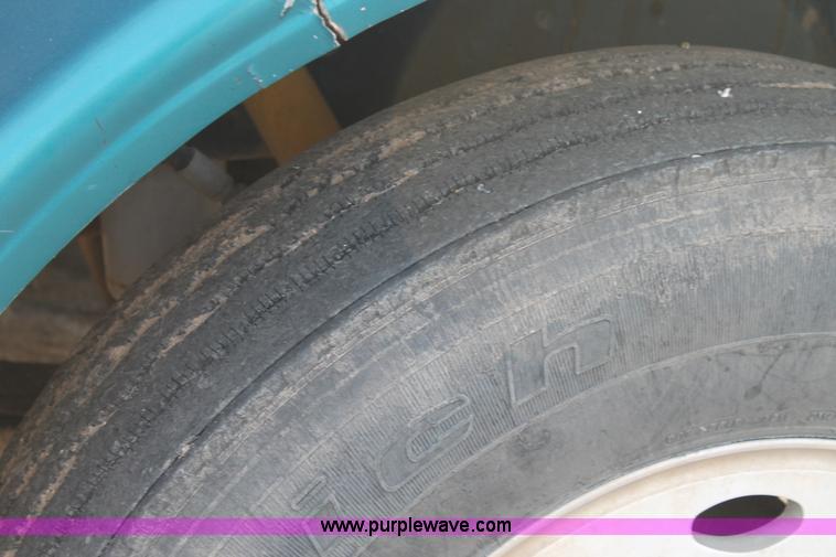 image for item J1344 1995 Peterbilt 378 semi truck