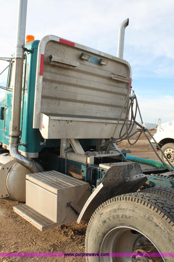 image for item J1344 1995 Peterbilt 378 semi truck